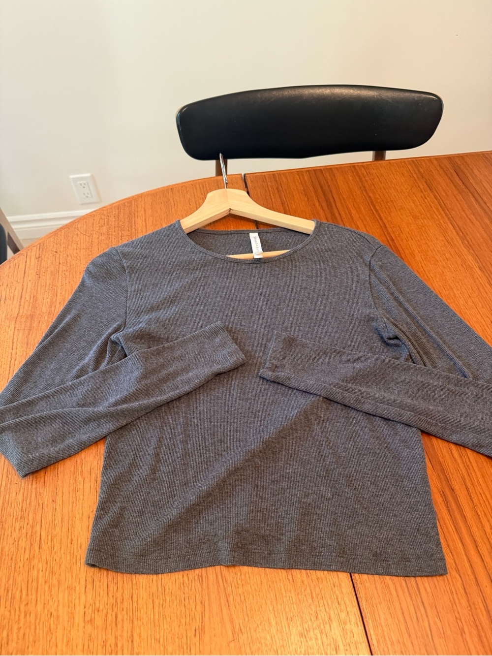 Aritzia The Group Babaton Womens long sleeve in Heather Charcoal